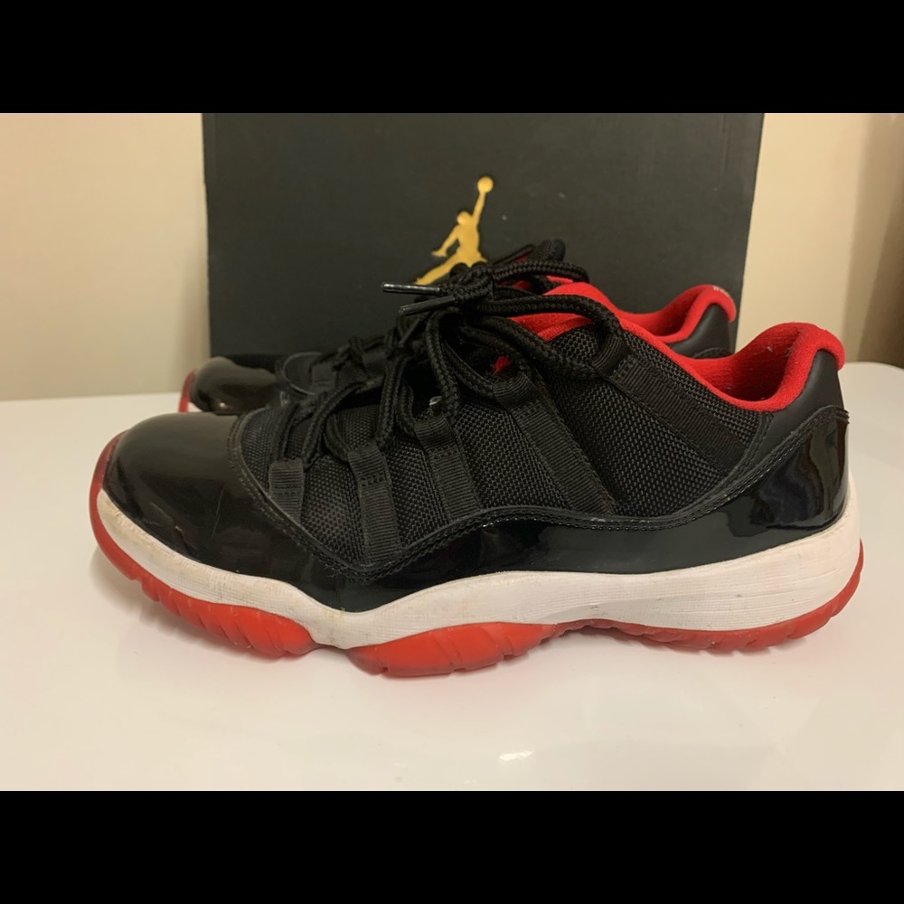 Air Jordan 11 Low 'Bred'